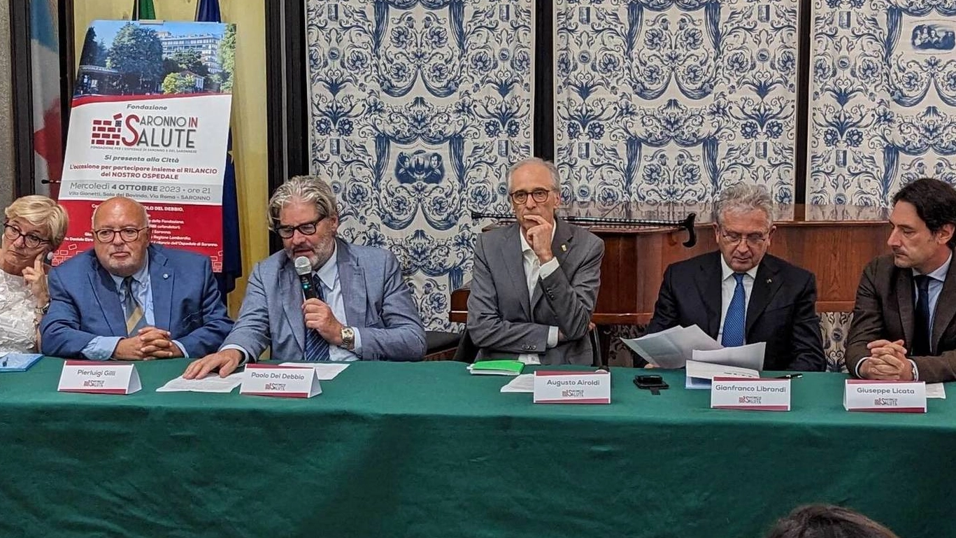 La firma dell'accordo fra Asst Valle Olona e Saronno in Salute – Fondazione per l’Ospedale di Saronno e dei Saronnesi