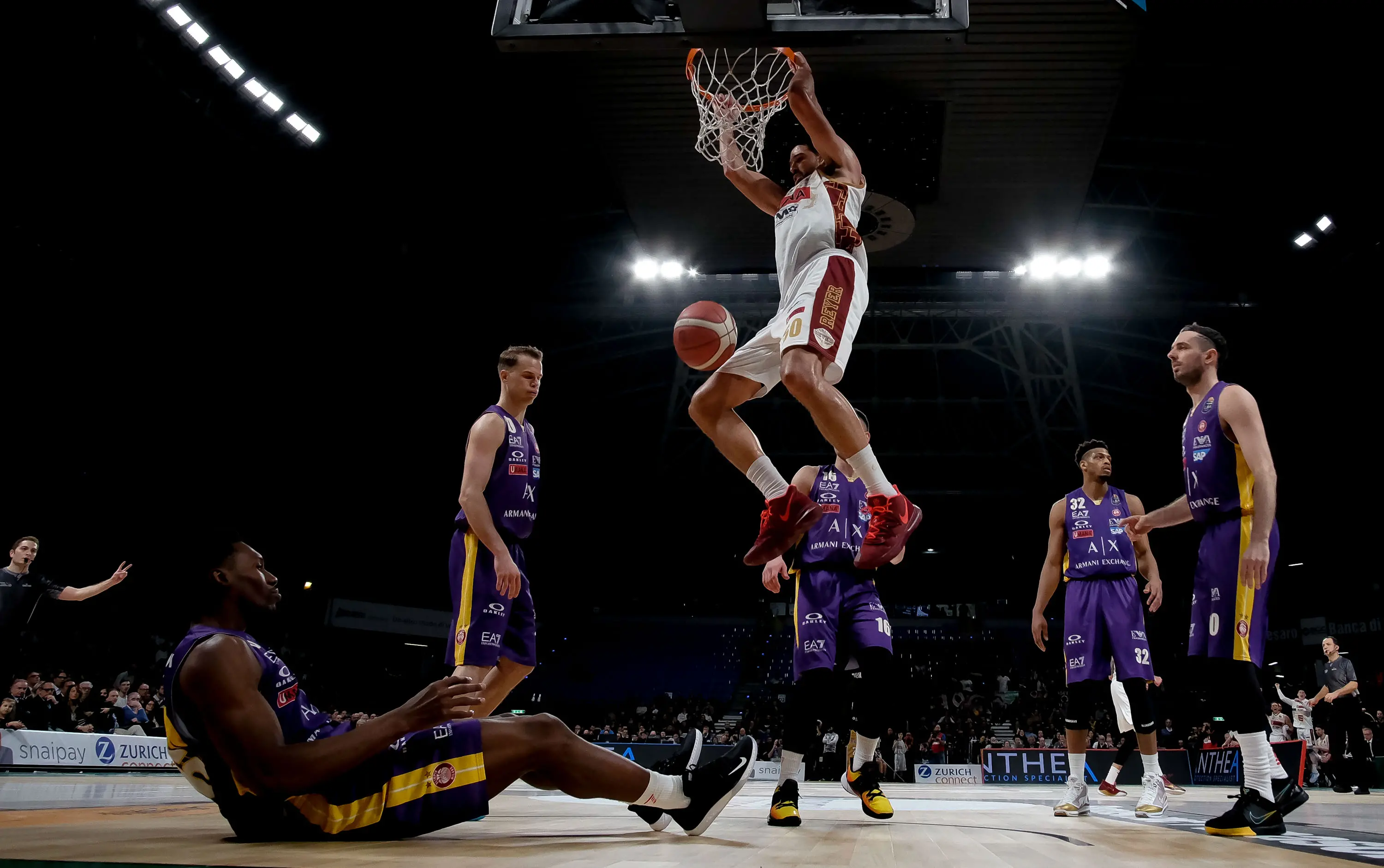 Coppa Italia, Olimpia Milano al tappeto: Venezia prima finalista