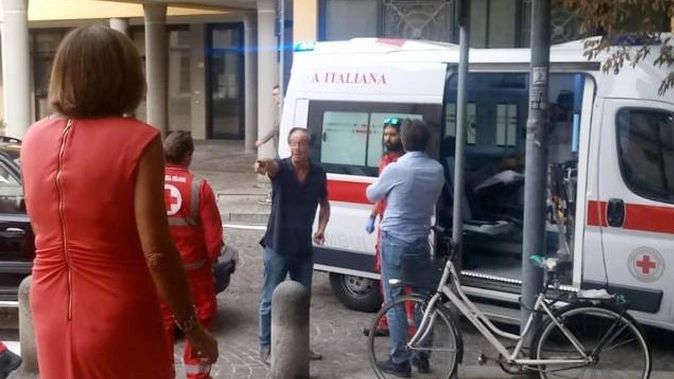 Settembre 2019, l’ambulanza davanti al Touraco intervenuta per soccorrere Marco Rabbolini