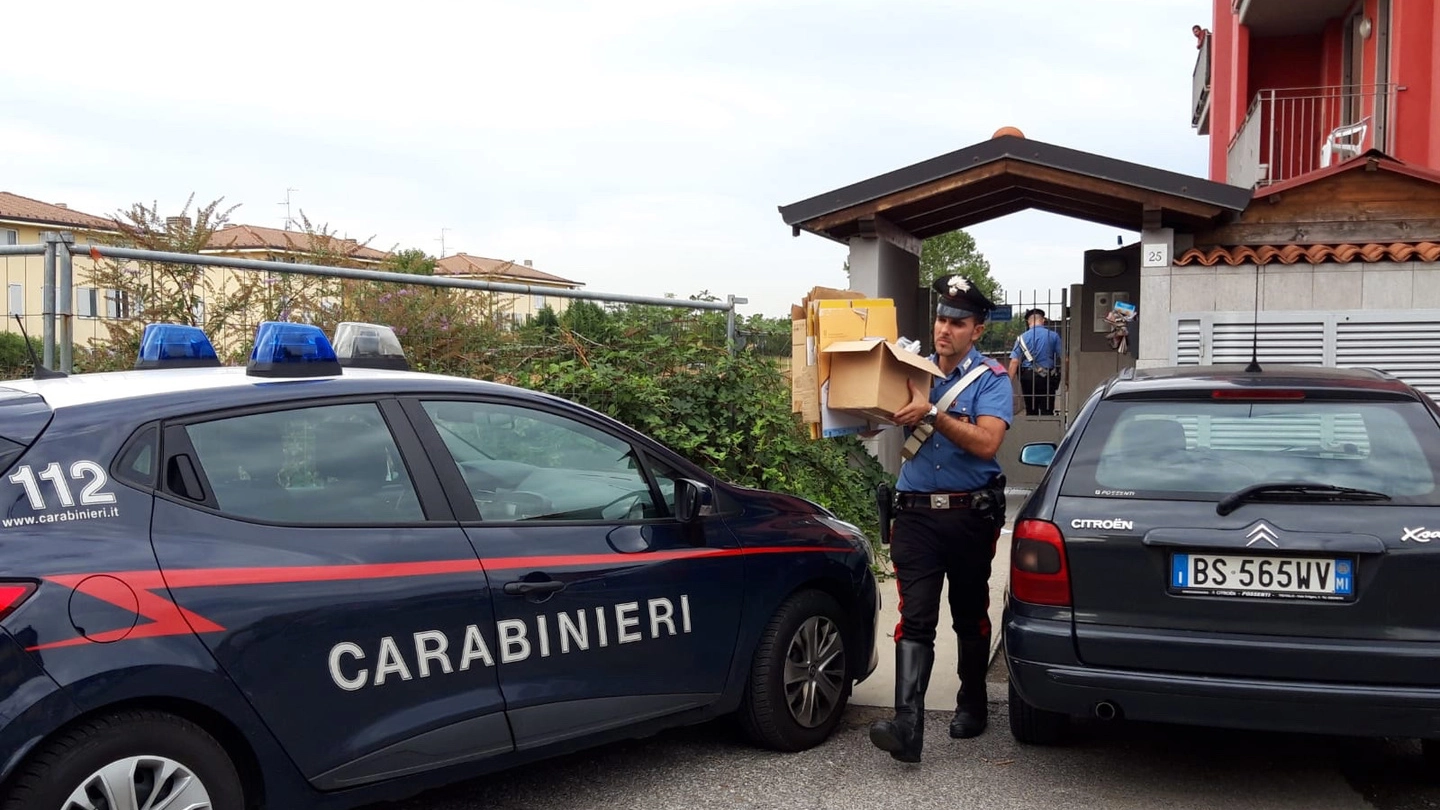 I carabinieri in via Taviani