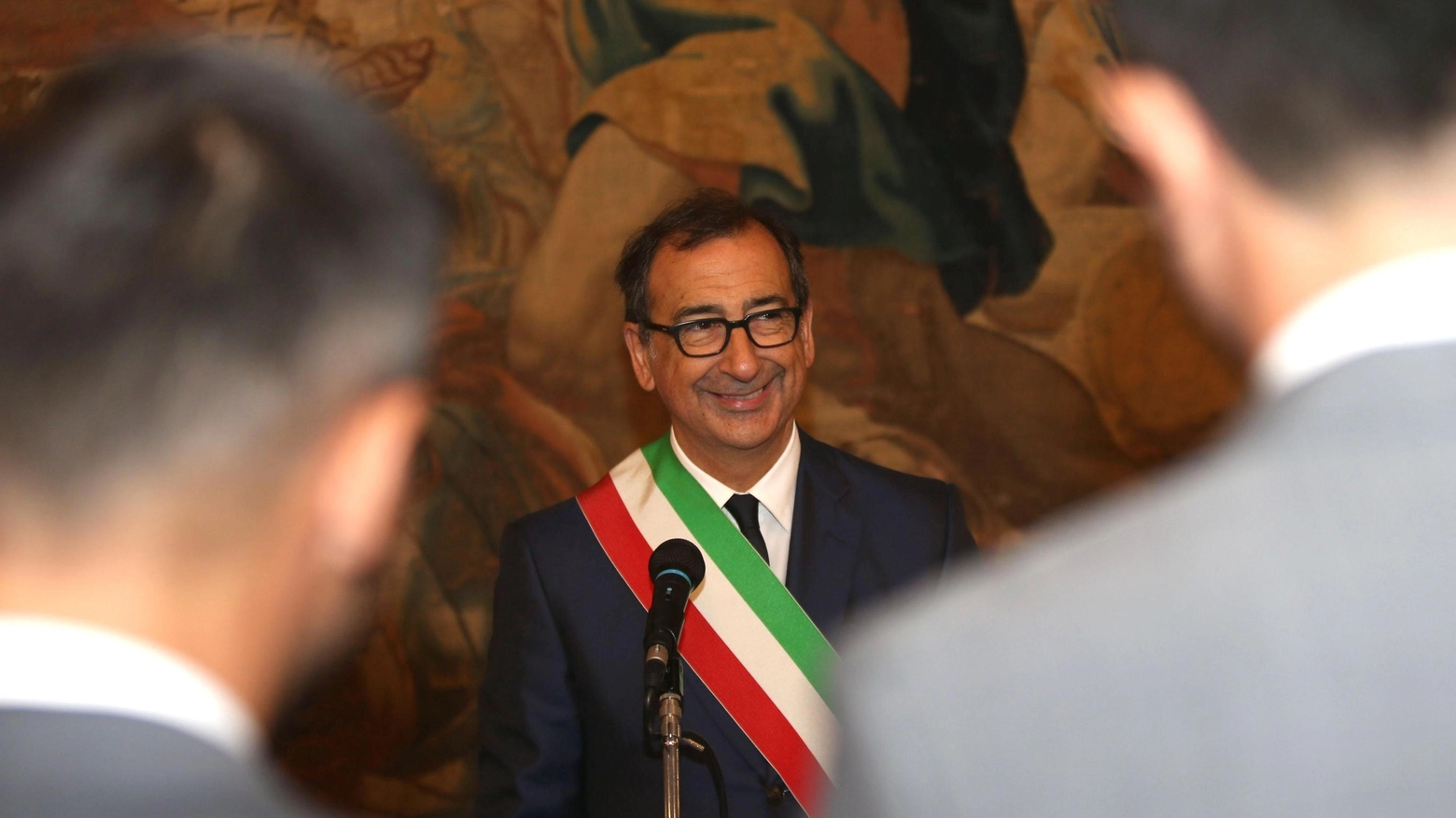 Il sindaco Sala soddisfatto: riprenderà la trascrizione dei figli di due papà