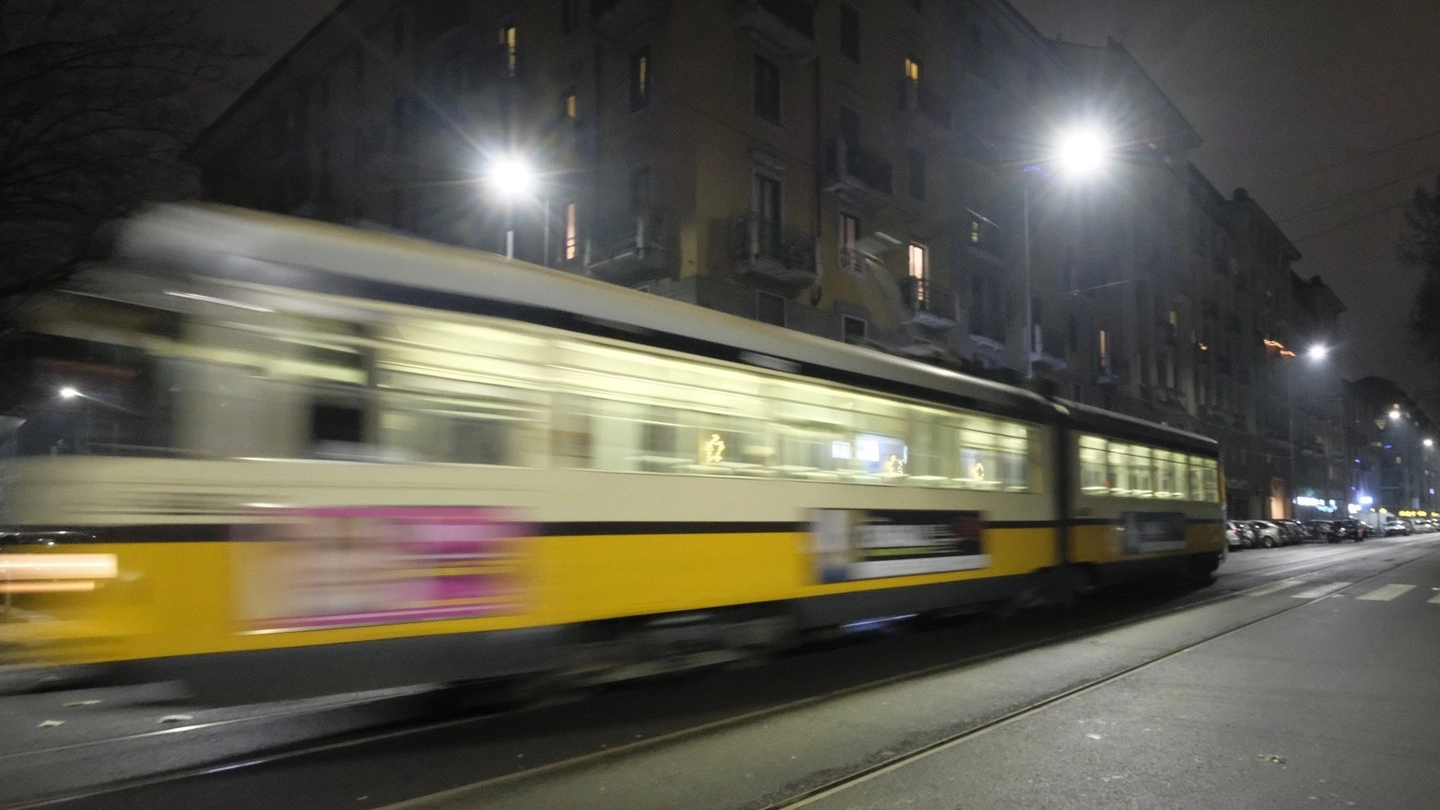 Un tram a Milano (Newpress)