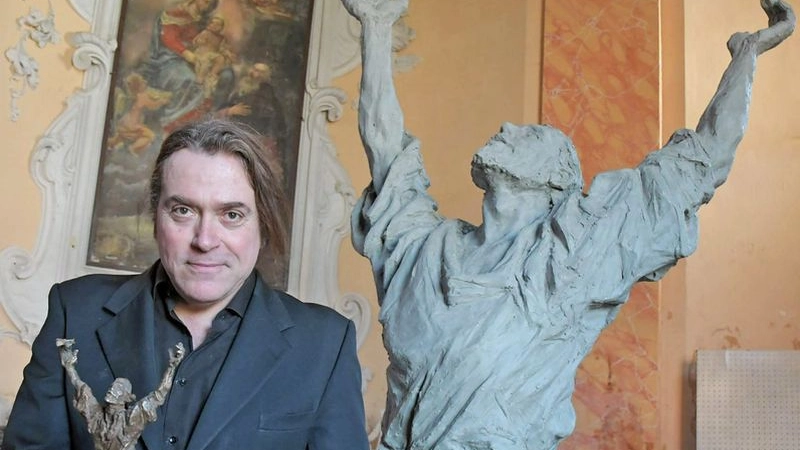 Lo scultore Antonio De Paoli ha presentato nel suo laboratorio la rappresentazione che sarà collocata nei luoghi del santo a Perugia
