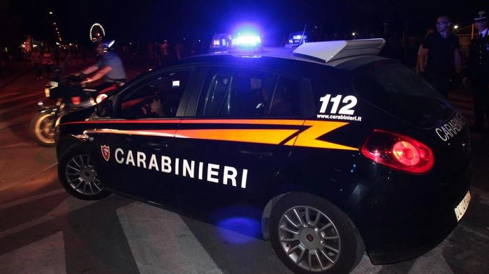 Intervento dei carabinieri (Archivio) Intervento dei carabinieri (Archivio)