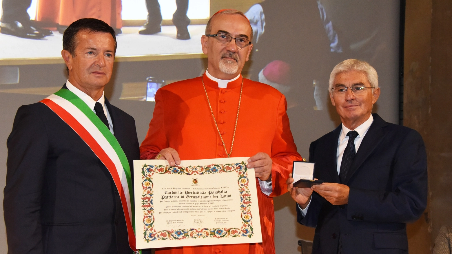 Bergamo, cittadinanza onoraria al cardinale Pierbattista Pizzaballa con il sindaco Giorgio Gori e il presidente del Consiglio comunale Ferruccio Rota
