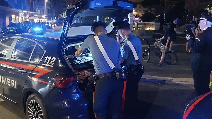 Mantova, arrestato un 25enne che aveva iniziato a palpeggiare e strusciarsi sulla donna. Le sue urla sono state sentite da un passante che ha chiamato il 112