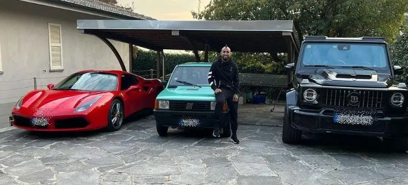 Inter, Arturo Vidal con la Panda per le strade di Como