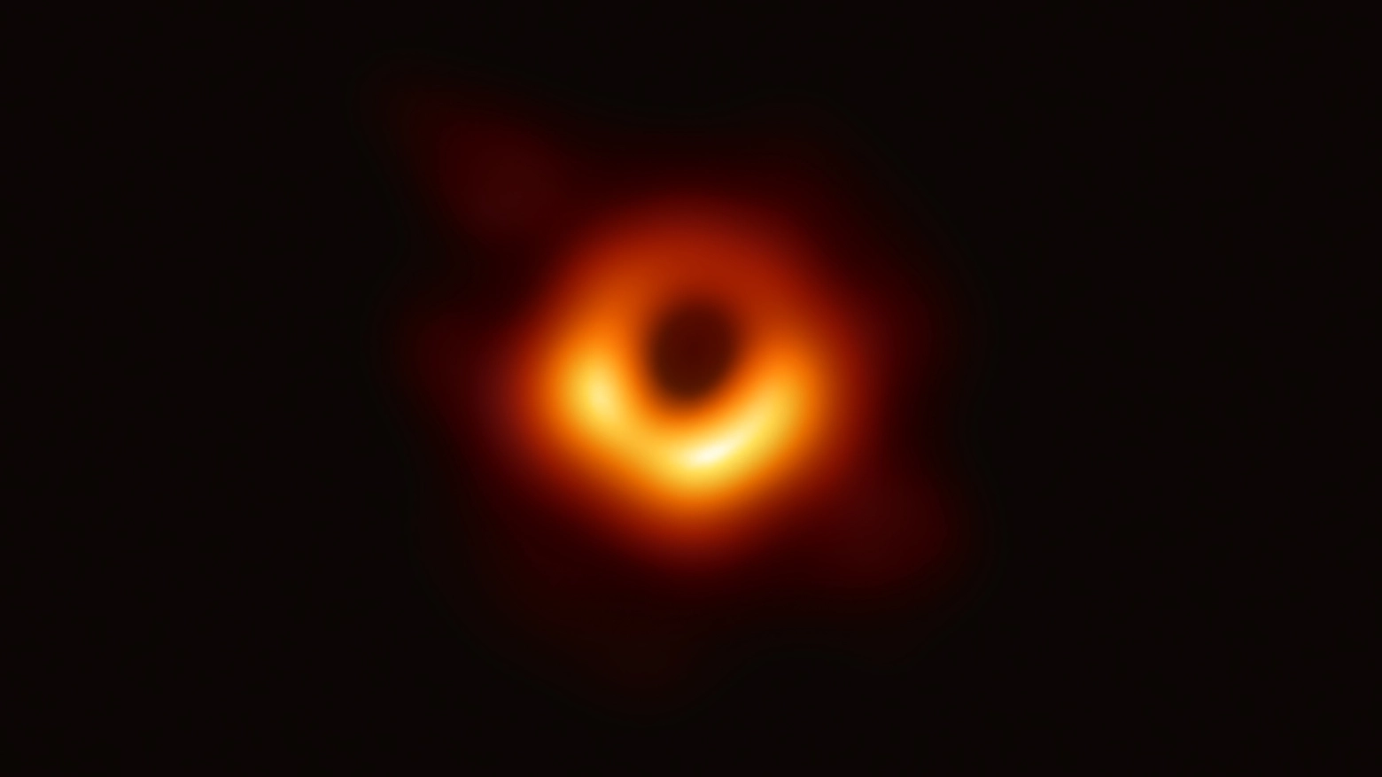Il buco nero fotografato