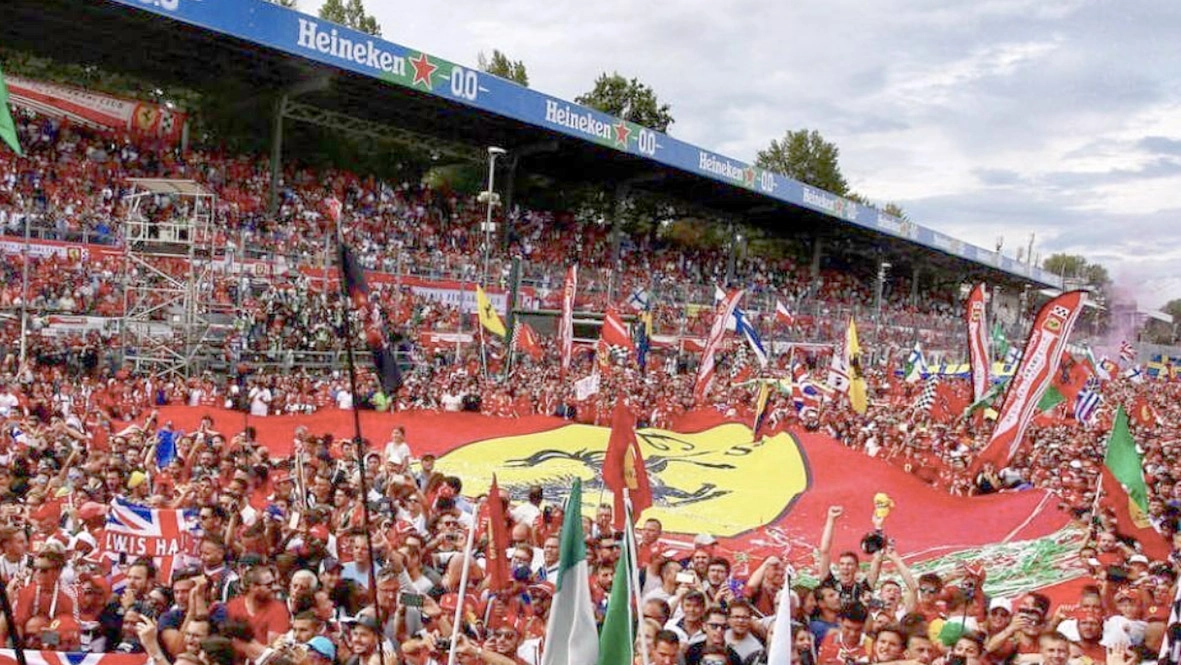 Tifosi all'autodromo di Monza dopo il Gp