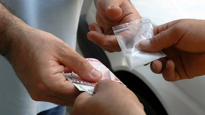 Spaccio di droga Spaccio di droga