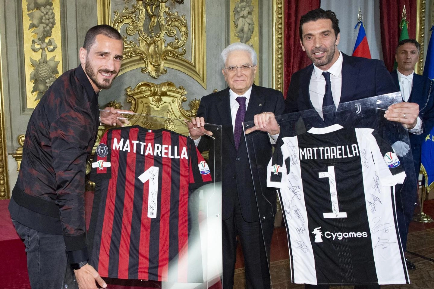 Sergio Mattarella riceve Juve e Milan alla vigilia della finale di Coppa Italia (Ansa)