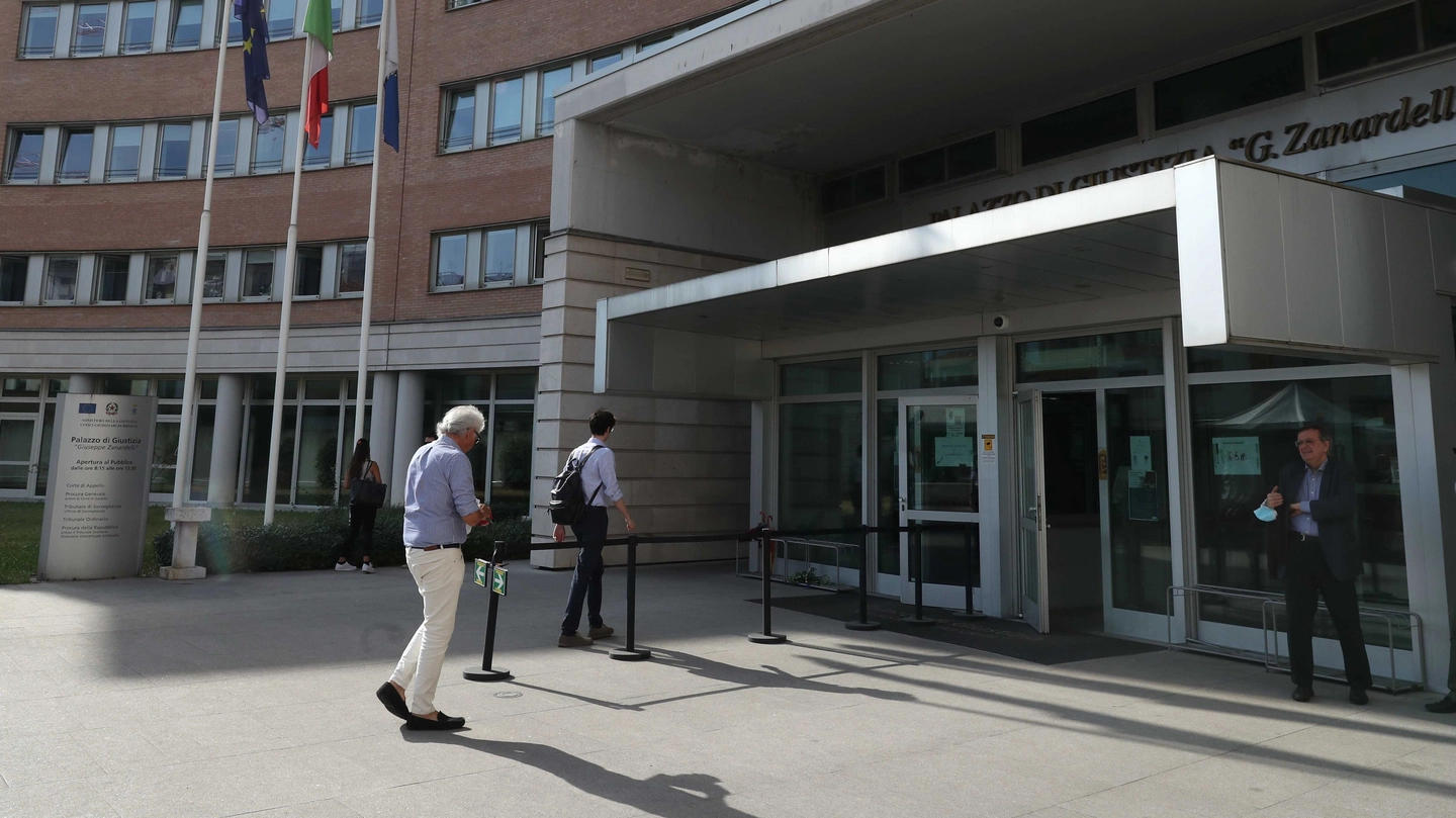 Il tribunale di Brescia Il tribunale di Brescia