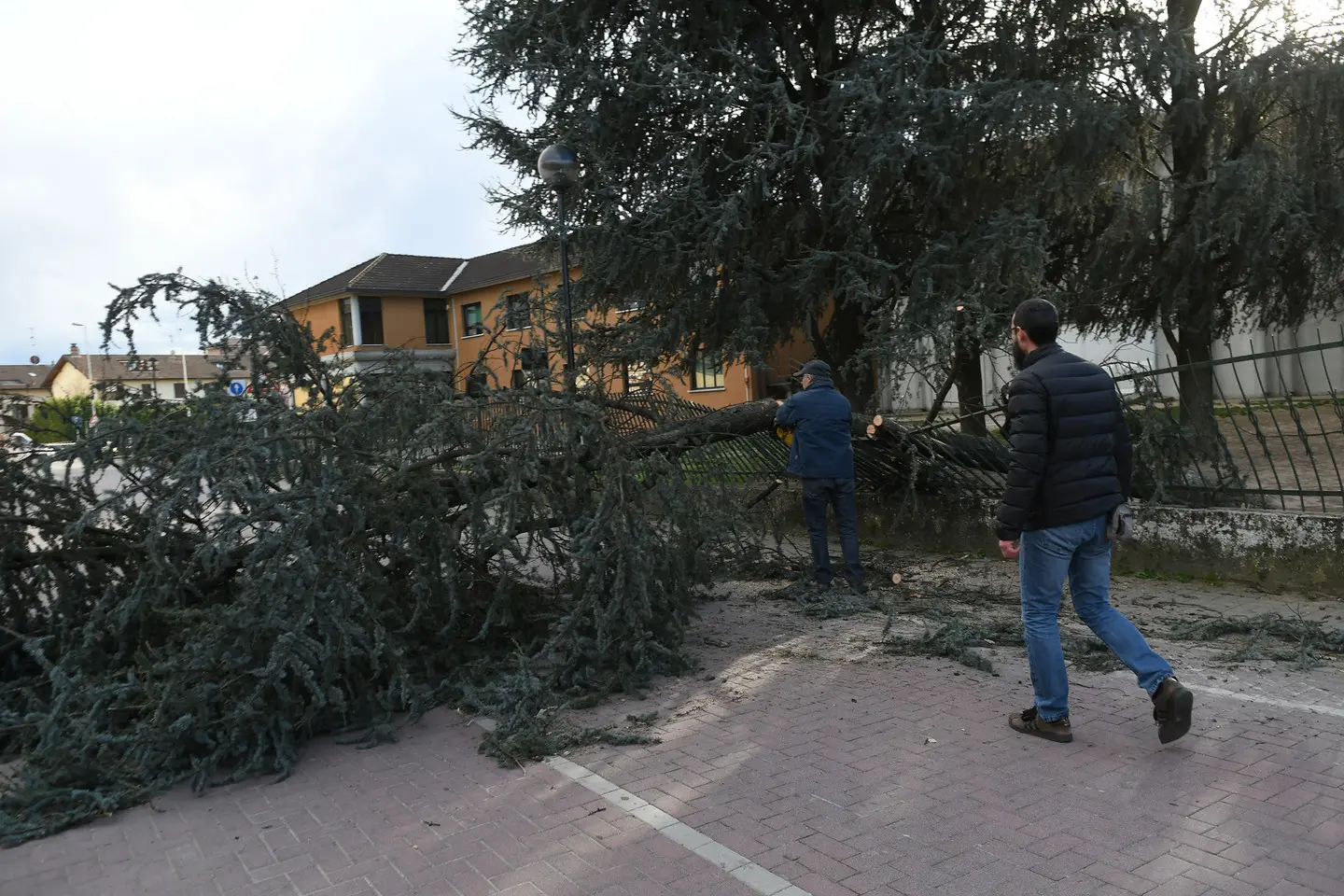 Allerta meteo Milano, domani sabato 9 aprile raffiche di vento fino a 80 km/h