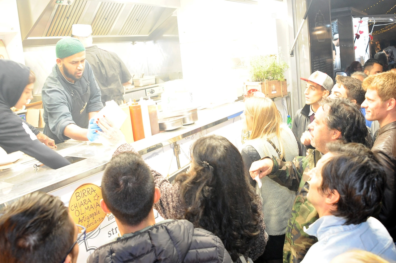 Street Food Parade (Studiosally)