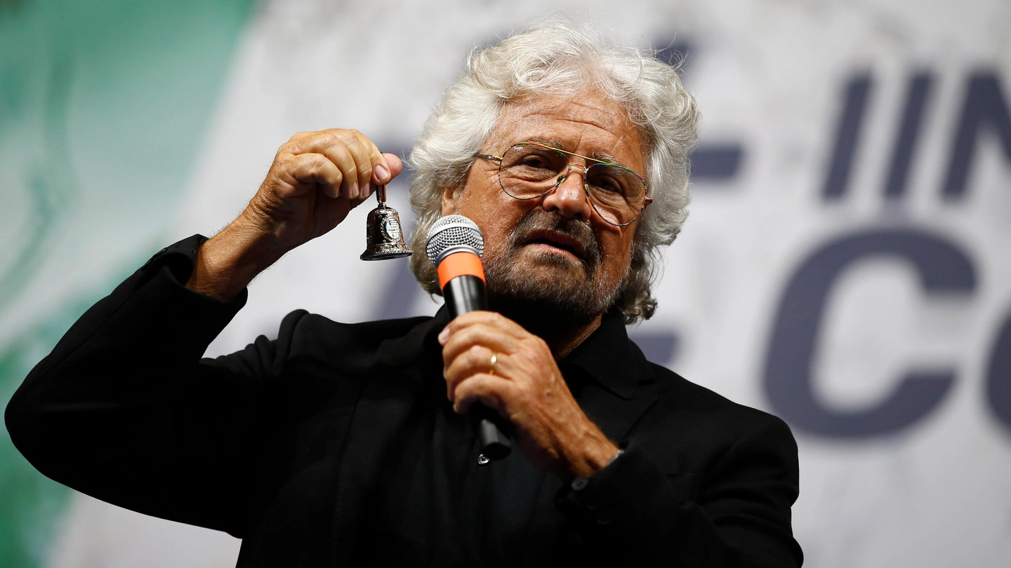 Roma, Beppe Grillo alla manifestazione del M5S (Lapresse)
