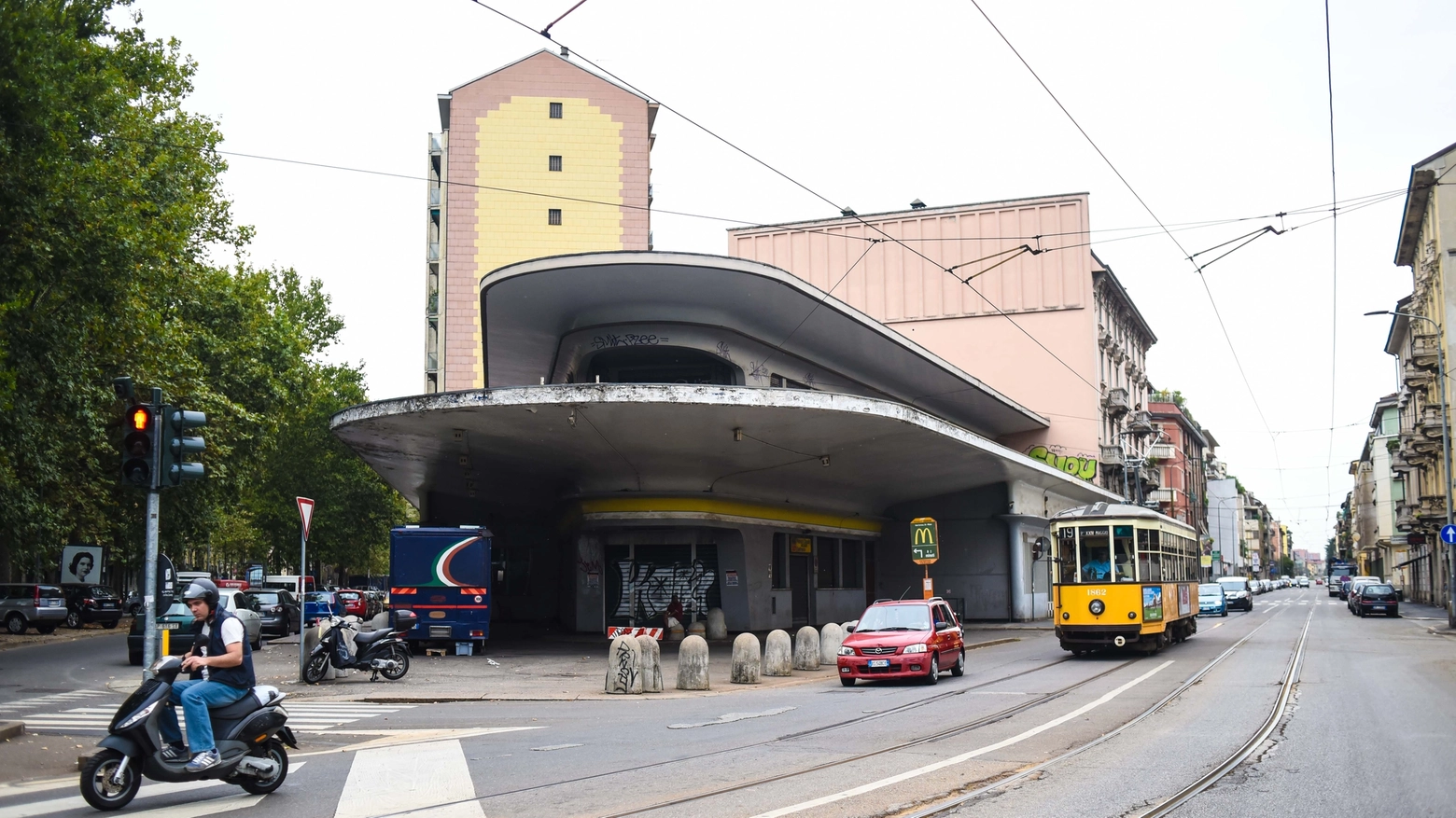 Ex stazione 'futurista' in piazzale Accursio a Milano