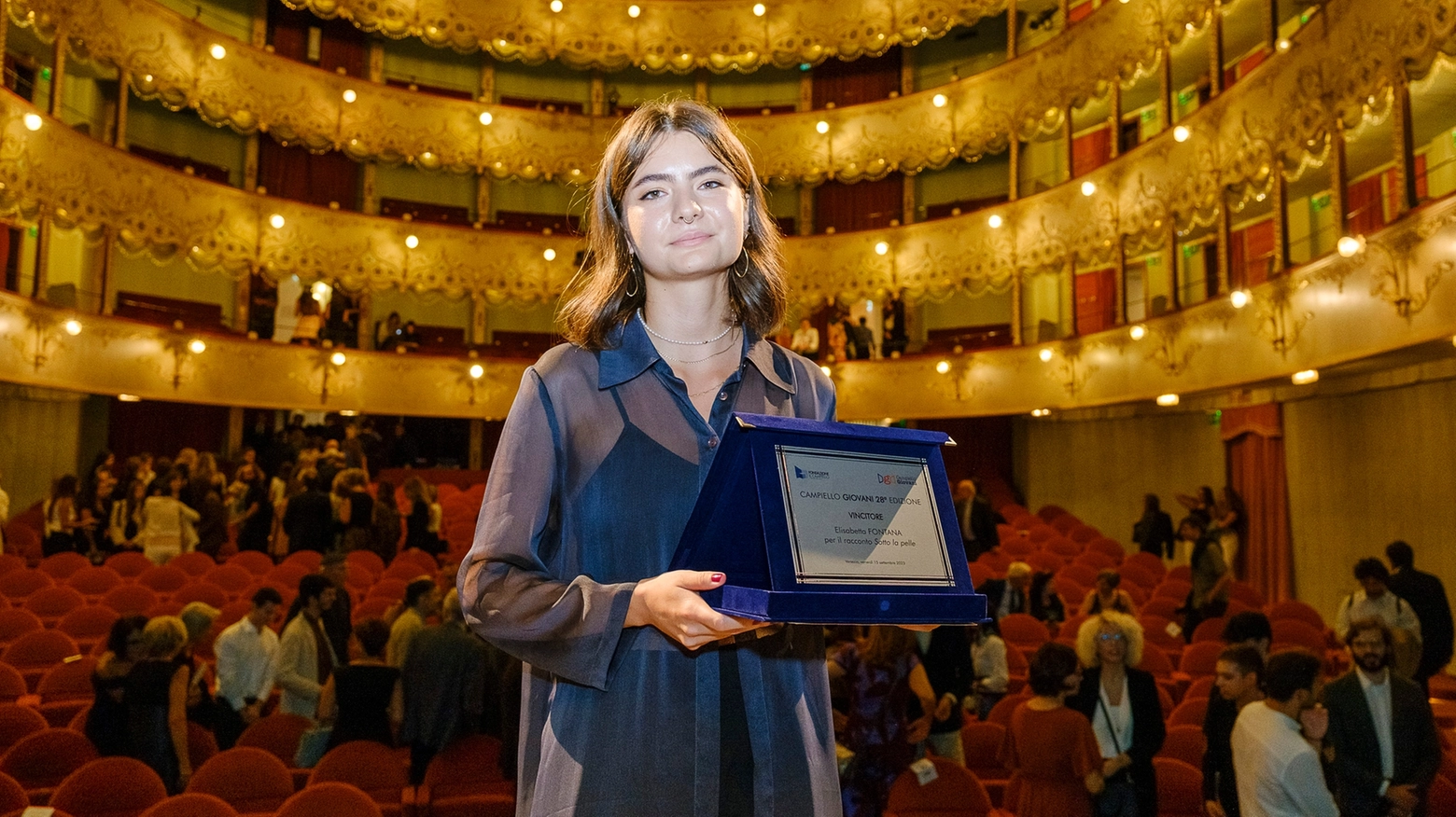 Premiata dalla Giuria dei Letterati, presieduta da Walter Veltroni, per il suo racconto ‘Sotto la pelle’