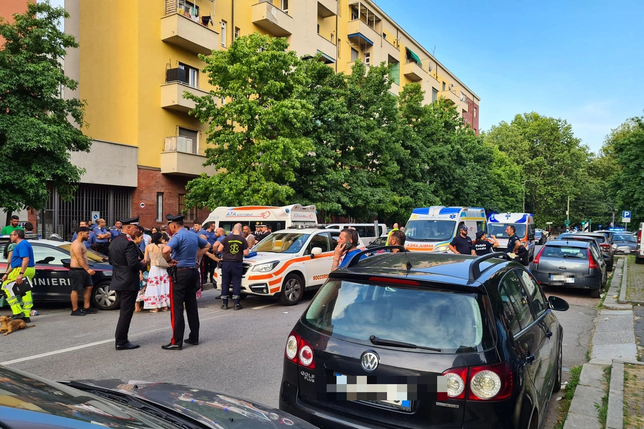 L'intervento dei carabinieri in via Faa' di Bruno
