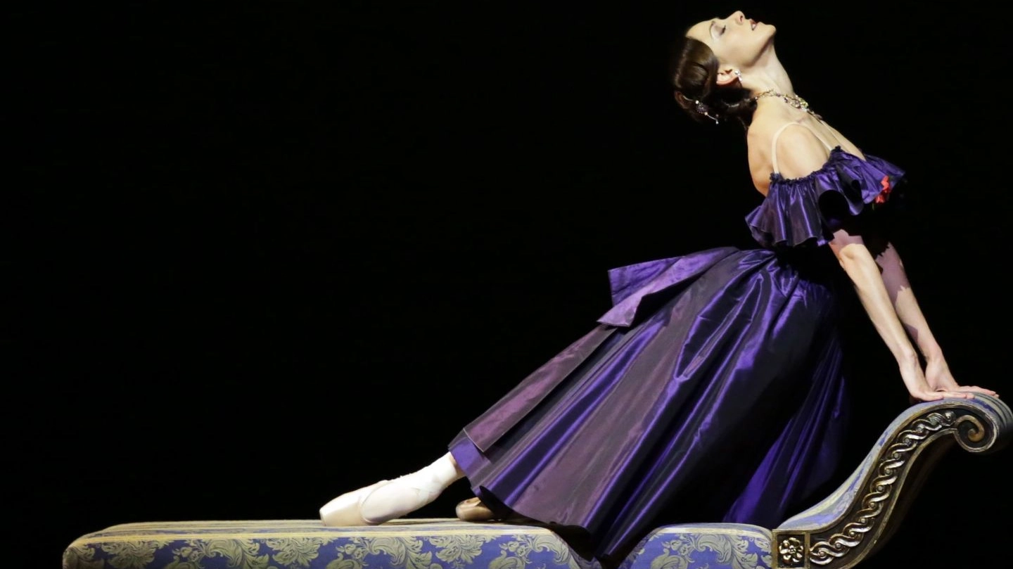 Nel balletto anche la Dame aux camelias di Neumeier Nel balletto anche la Dame aux camelias di Neumeier