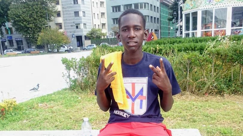L'ultima immagine di Bubacarr Darboe scattata sul lungolago di Lecco prima della tragedia
