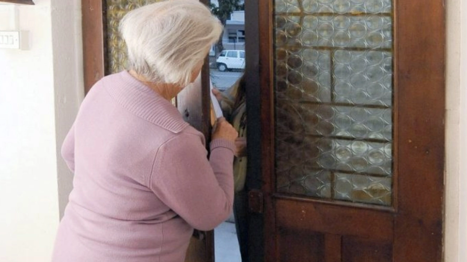 Gli anziani sempre più nel mirino dei truffatori Gli anziani sempre più nel mirino dei truffatori