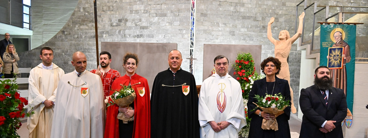 L'investitura della contrada San Bernardino L'investitura della contrada San Bernardino