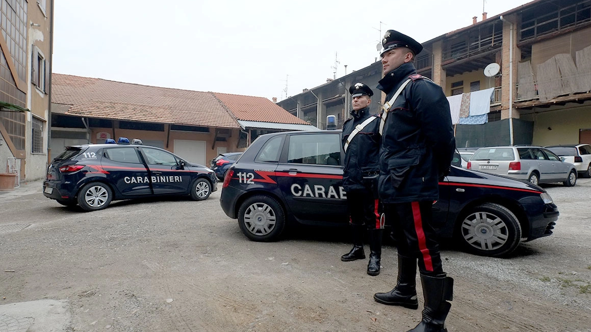 La vittima è stata salvata dai carabinieri