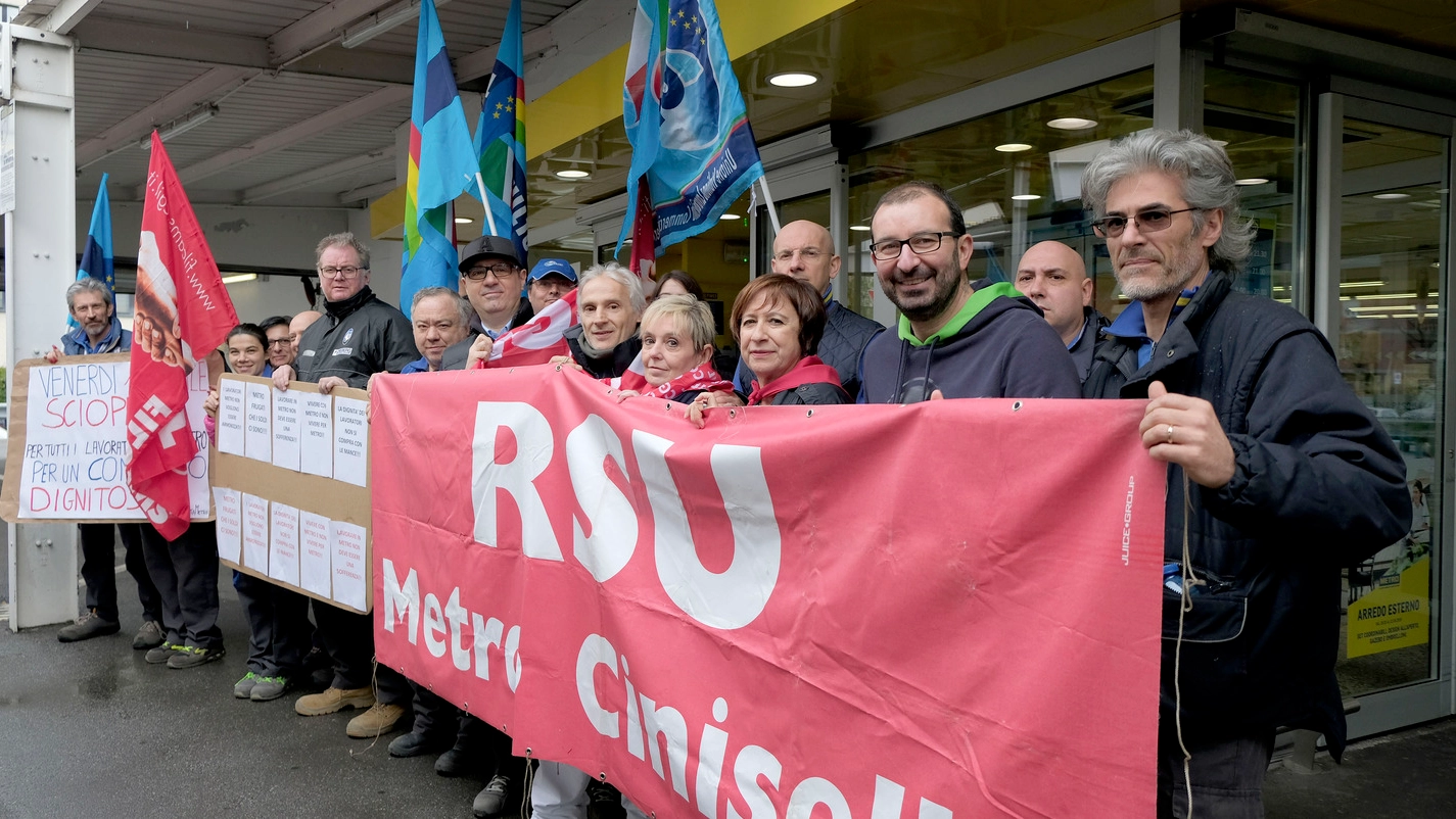 Protesta dipendenti Metro a Cinisello