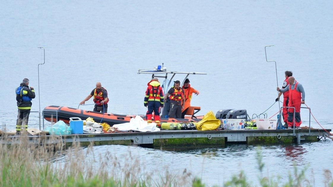 Nuovo sopralluogo  per riportare a riva  la barca naufragata