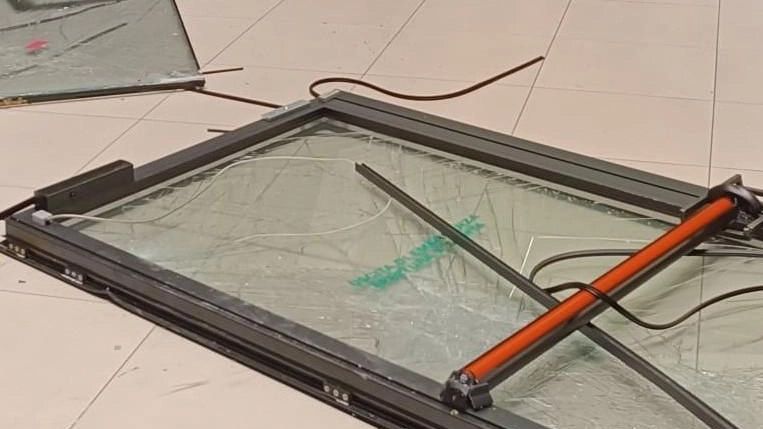 Auto come ariete a Busto Garolfo: trascinato via il bancomat del supermarket
Auto come ariete a Busto Garolfo: trascinato via il bancomat del supermarket