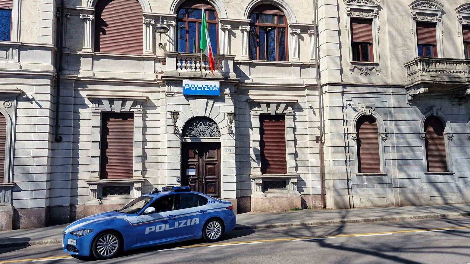 Residenti a Milano, erano tutti gravati da svariati precedenti di polizia