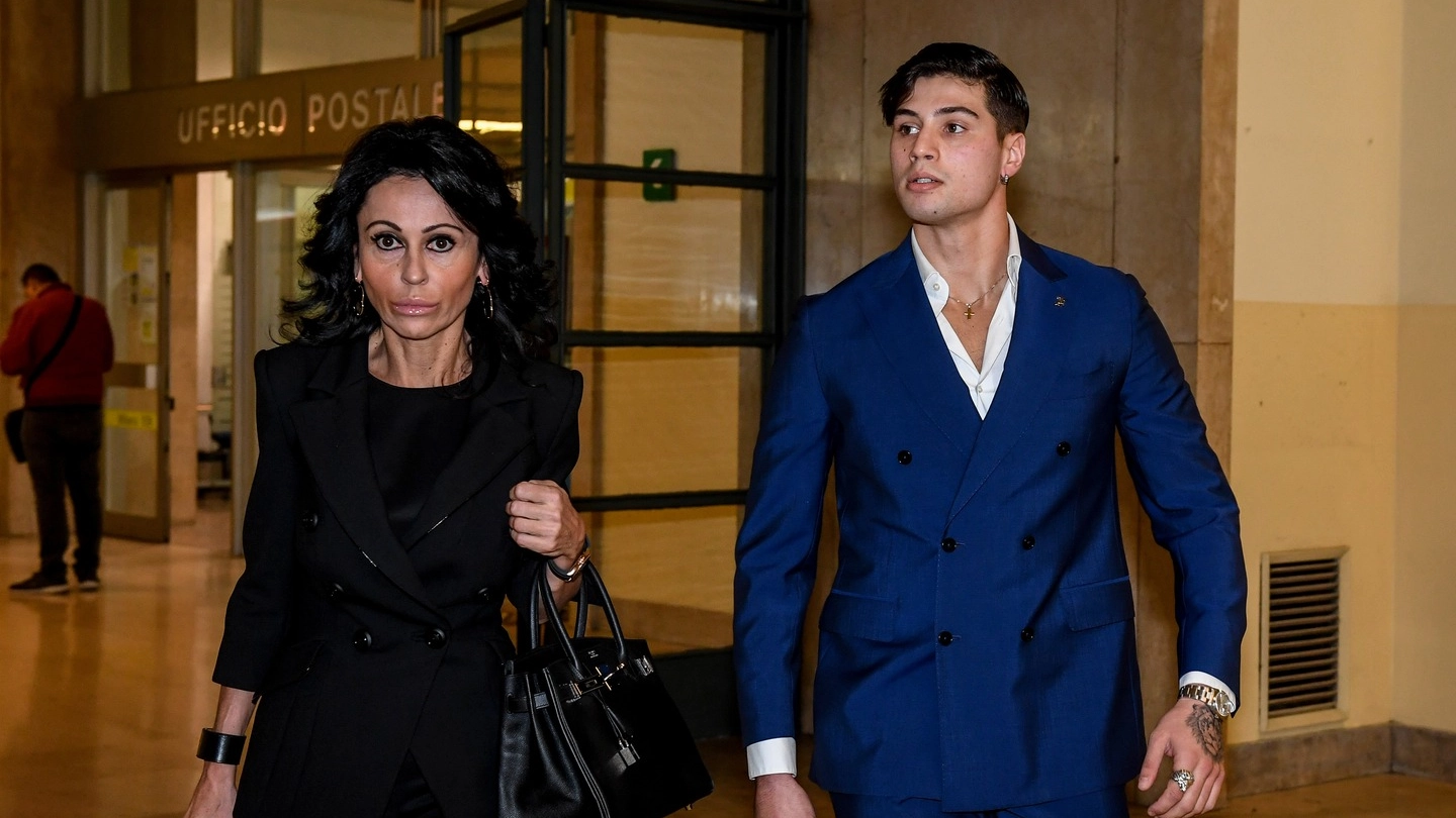 NIccolò Bettarini in Tribunale con il suo avvocato Alessandra Calabrò