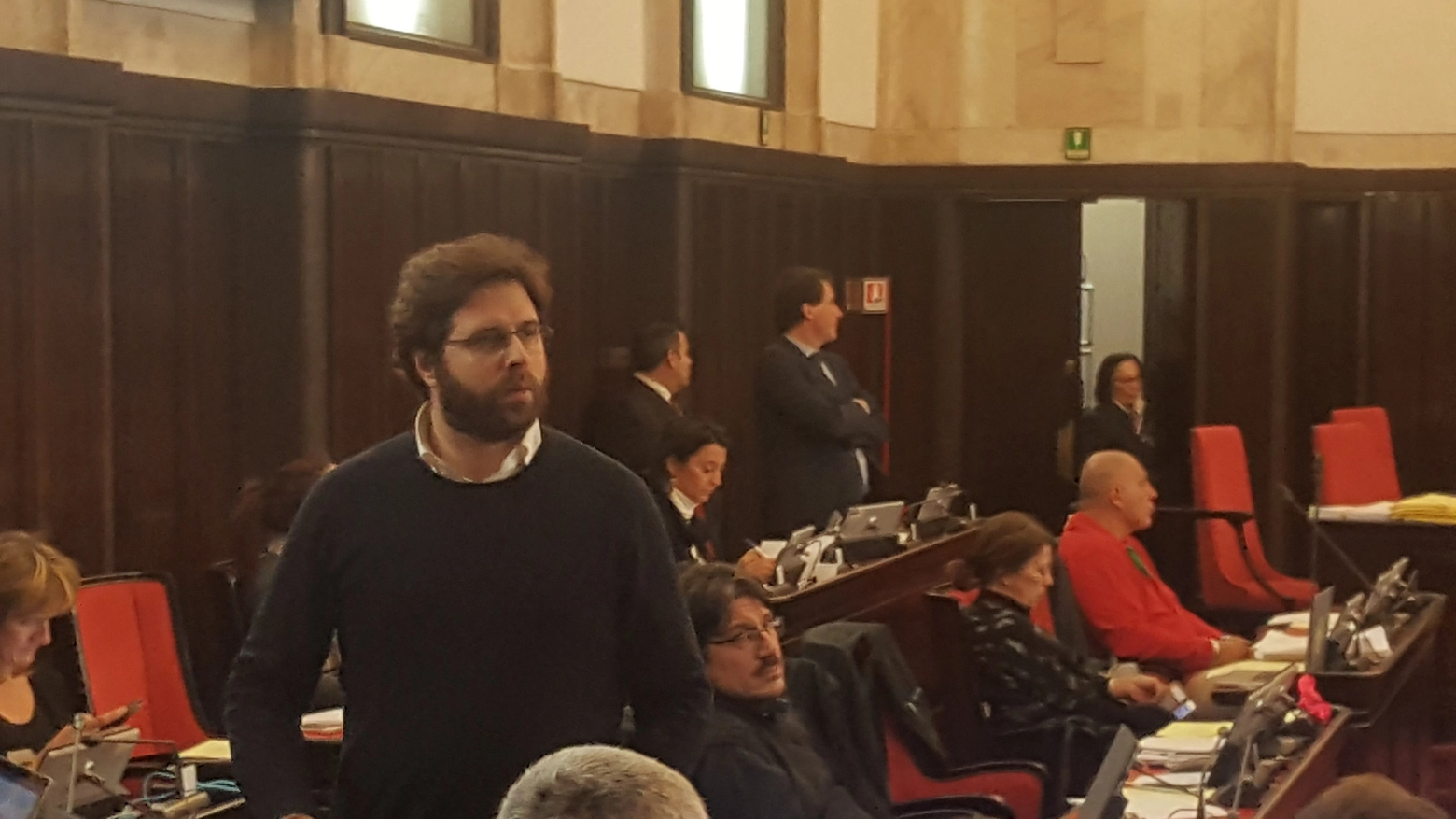 Bagarre in Consiglio comunale a Milano