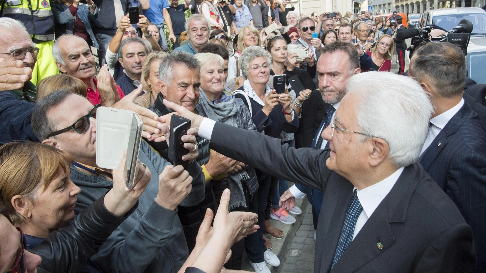 Il Presidente della Repubblica Sergio Mattarella lascia la Prefettura