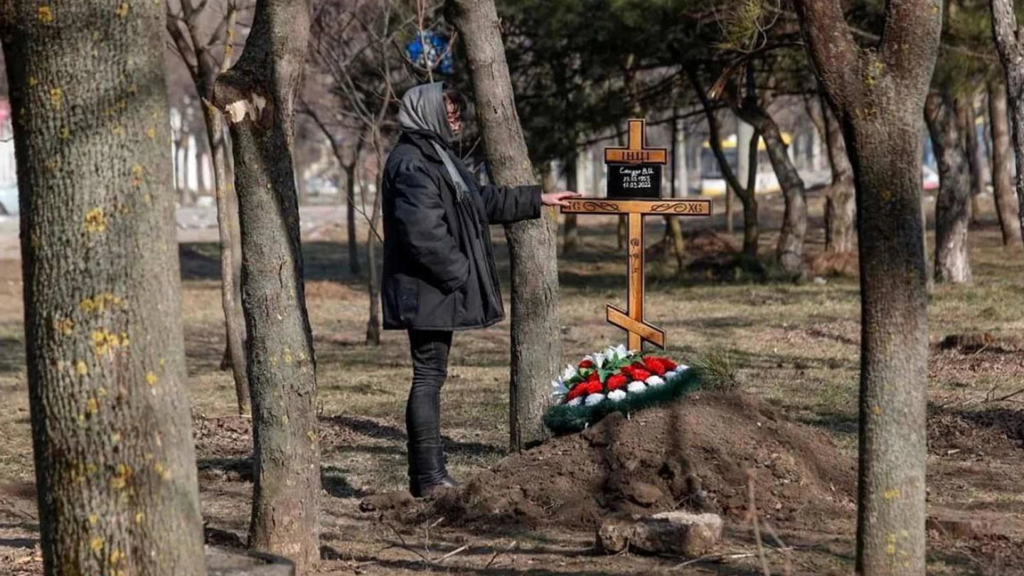 La tragedia e gli orrori della guerra a Mariupol non conoscono confini (Twitter)