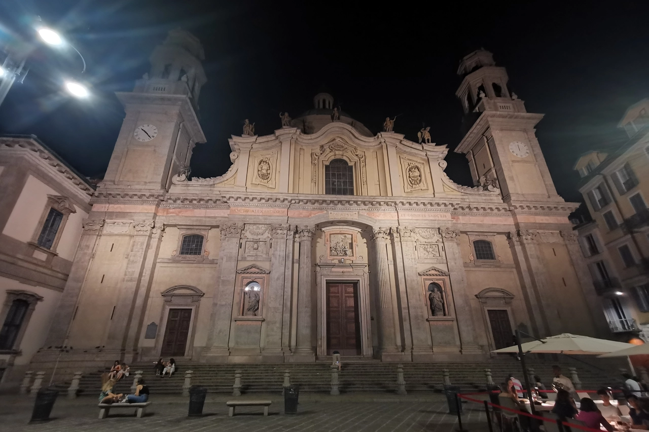 Piazza Sant'Alessandro di notte (Foto F. Tonioni)