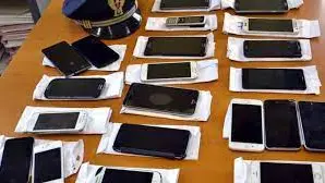 Moltissimi i cellulari ritrovati Moltissimi i cellulari ritrovati