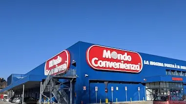 La sede di Trezzano sul naviglio di Mondo Convenienza La sede di Trezzano sul naviglio di Mondo Convenienza