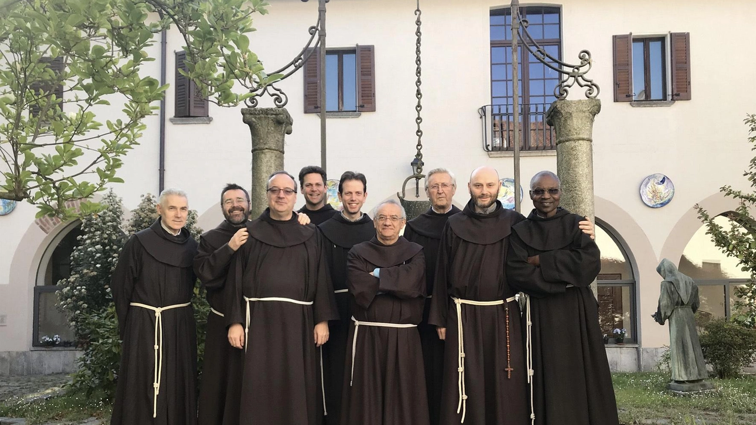 "Aiuto, vuole accoltellarmi" E i frati lanciano l’allarme "Aiuto, vuole accoltellarmi" E i frati lanciano l’allarme