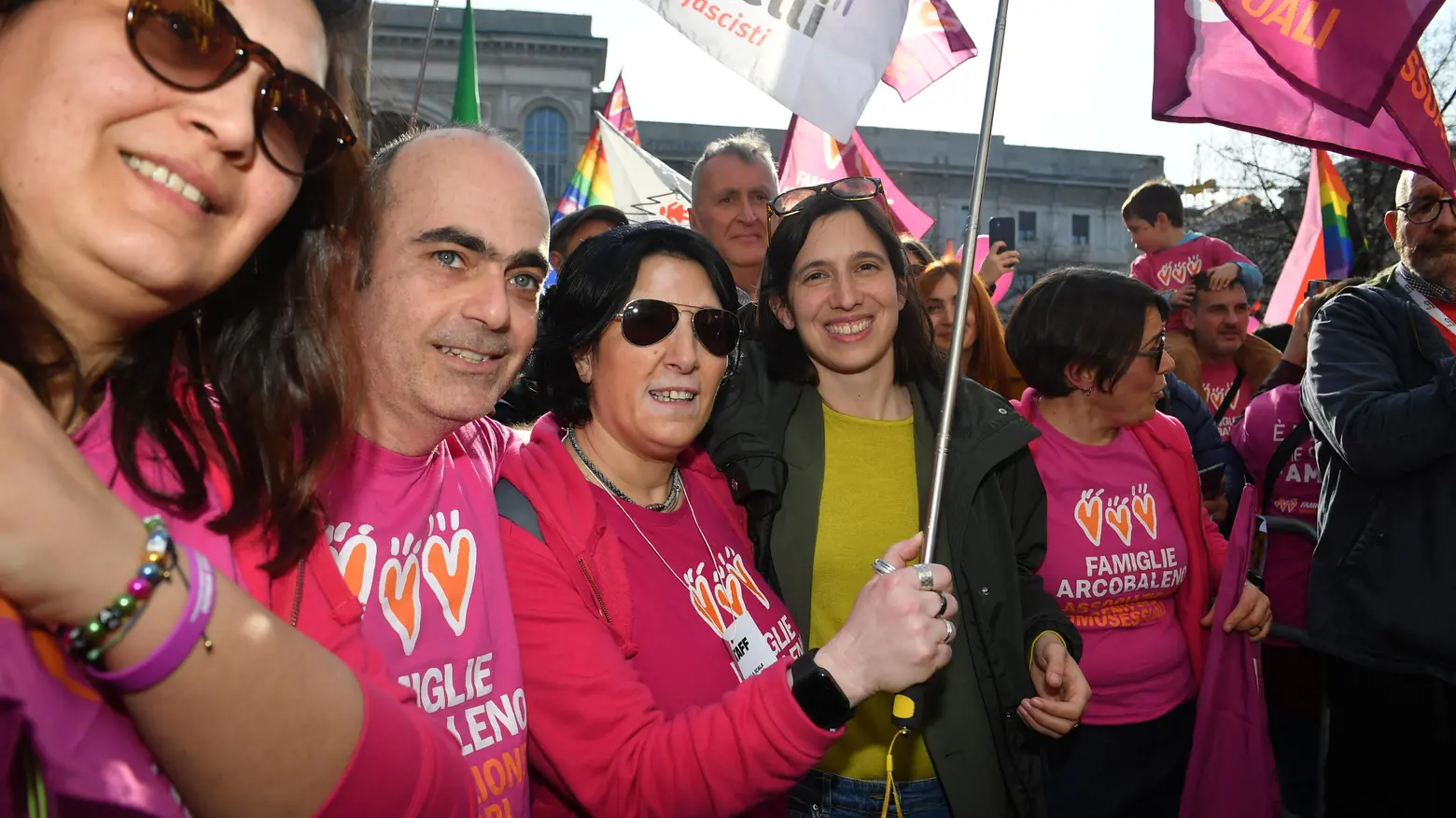 Elly Schlein in piazza Scala