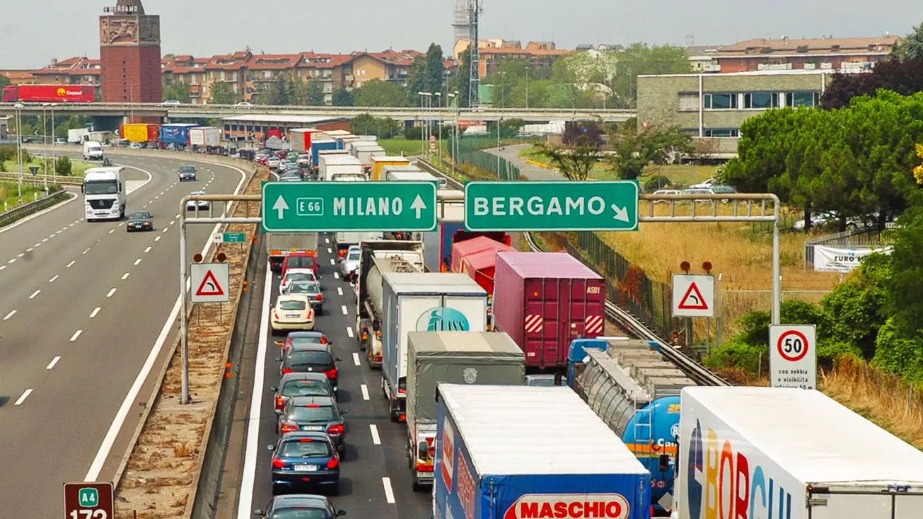 La nuova economia  Sulla Brescia-Padova  il doppio dei Tir  della Torino-Milano