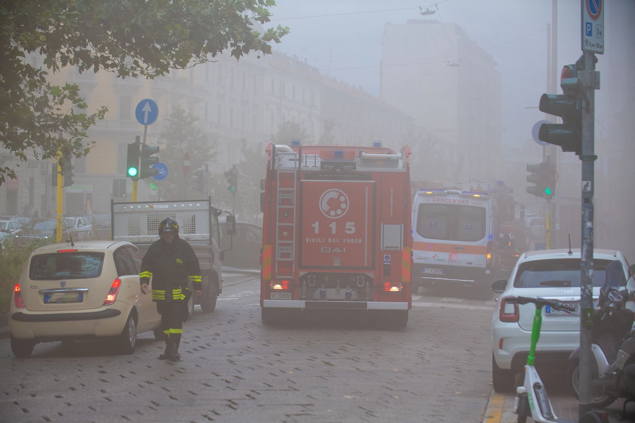 L'intervento vigili del fuoco fuori dalla discoteca Lime
