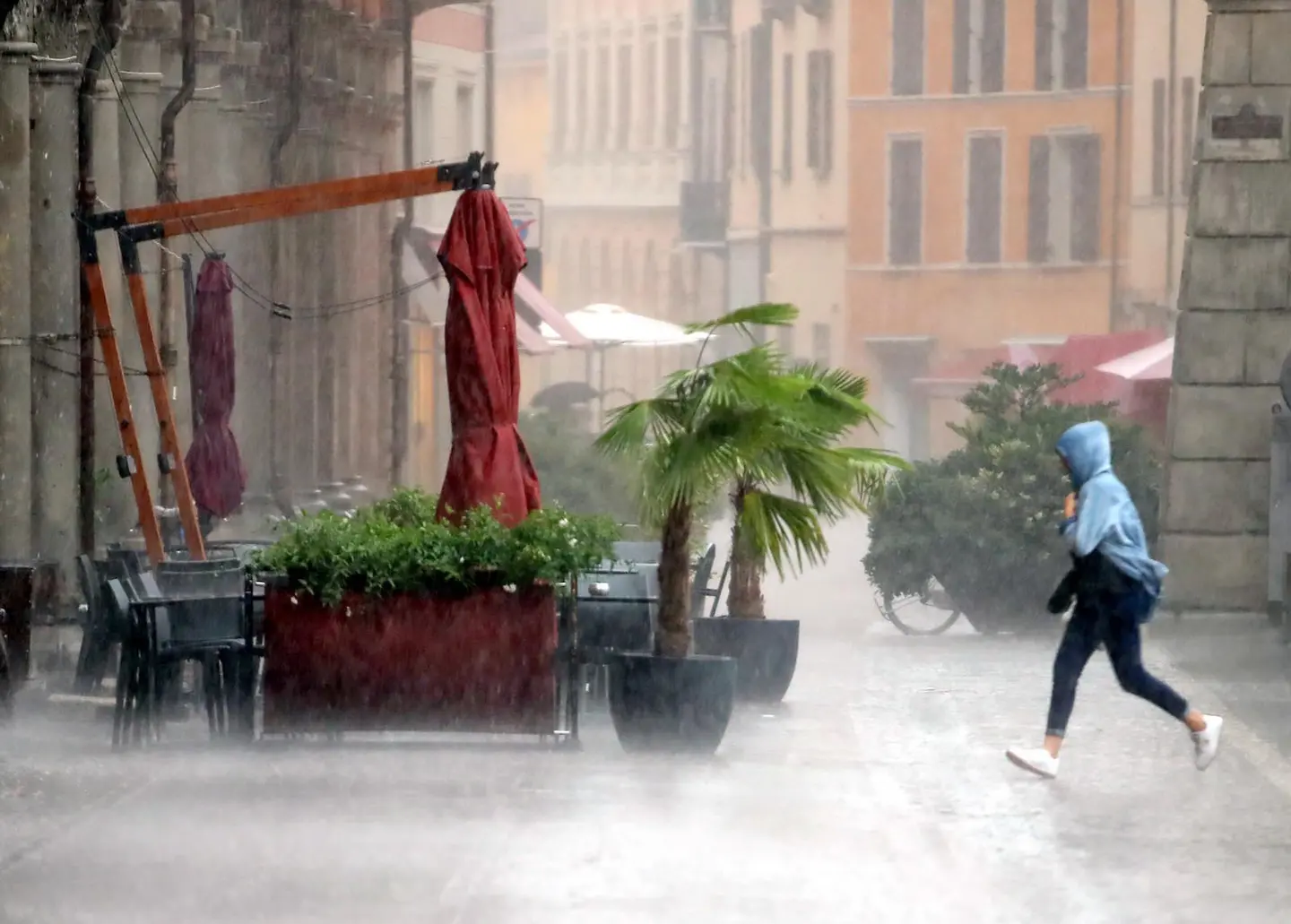 Previsioni meteo Italia Lombardia: arrivano forti temporali con grandinate. Dove e quando