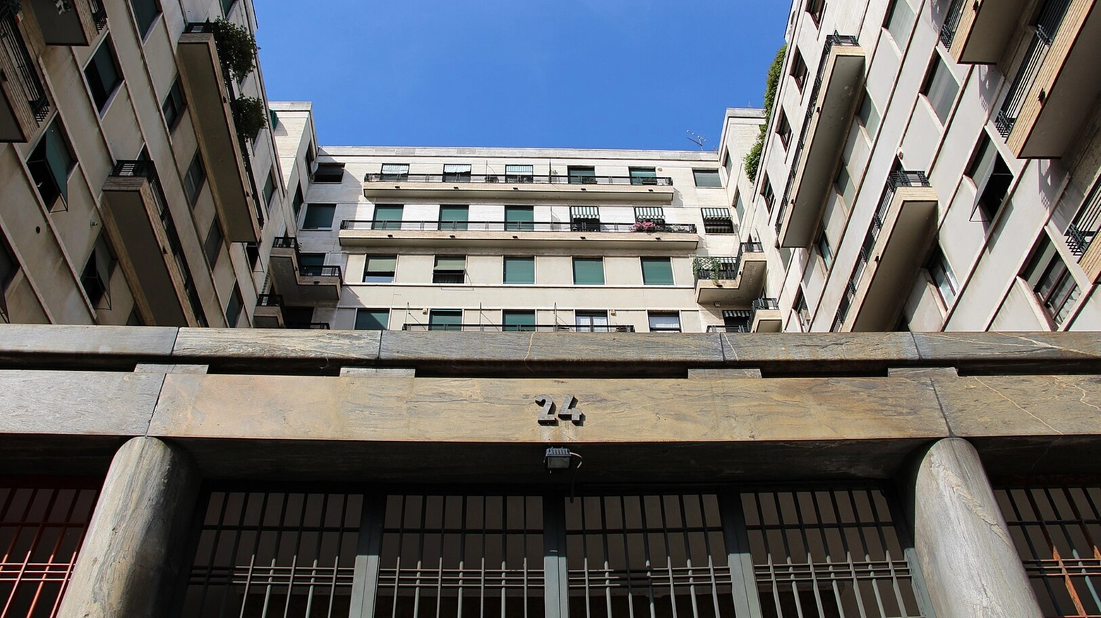 Casa della Fontana, in viale Vittorio Veneto 24, in zona Porta Venezia a Milano Casa della Fontana, in viale Vittorio Veneto 24, in zona Porta Venezia a Milano