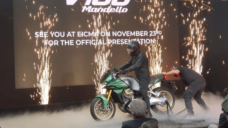 La presentazione della nuova Moto Guzzi V100
