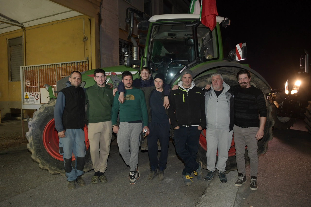 La partenza dei trattori da Melegnano in direzione Sanremo