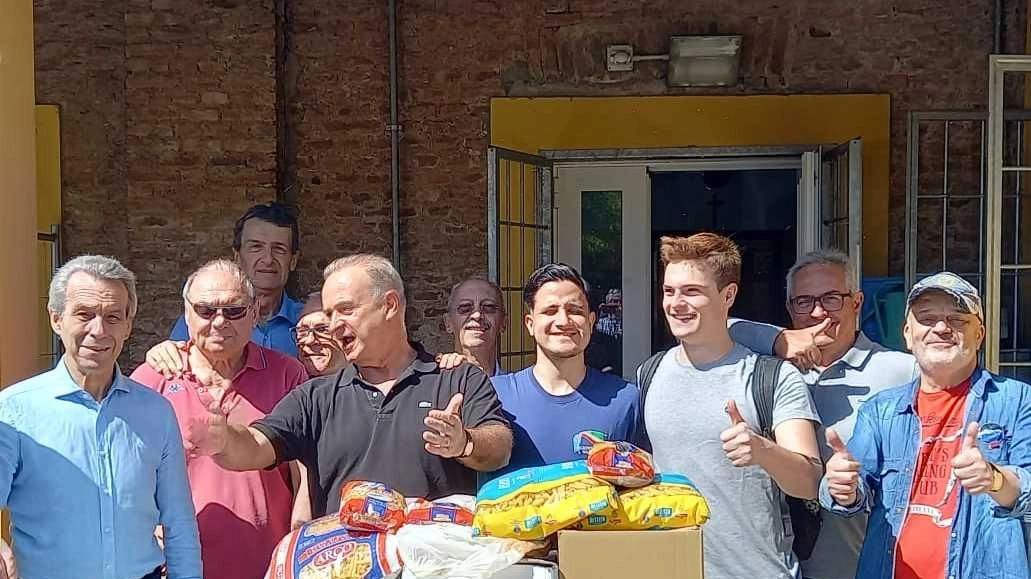 Consegne benefiche dalla Mensa del fratello alla Sacra Famiglia Consegne benefiche dalla Mensa del fratello alla Sacra Famiglia