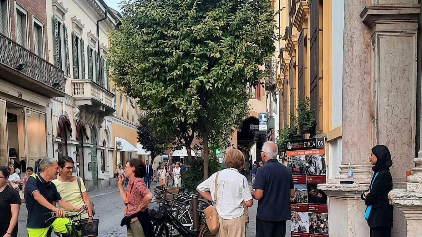 Una domenica da bagno di folla. Palio e fotografia etica, giorno di fuoco
