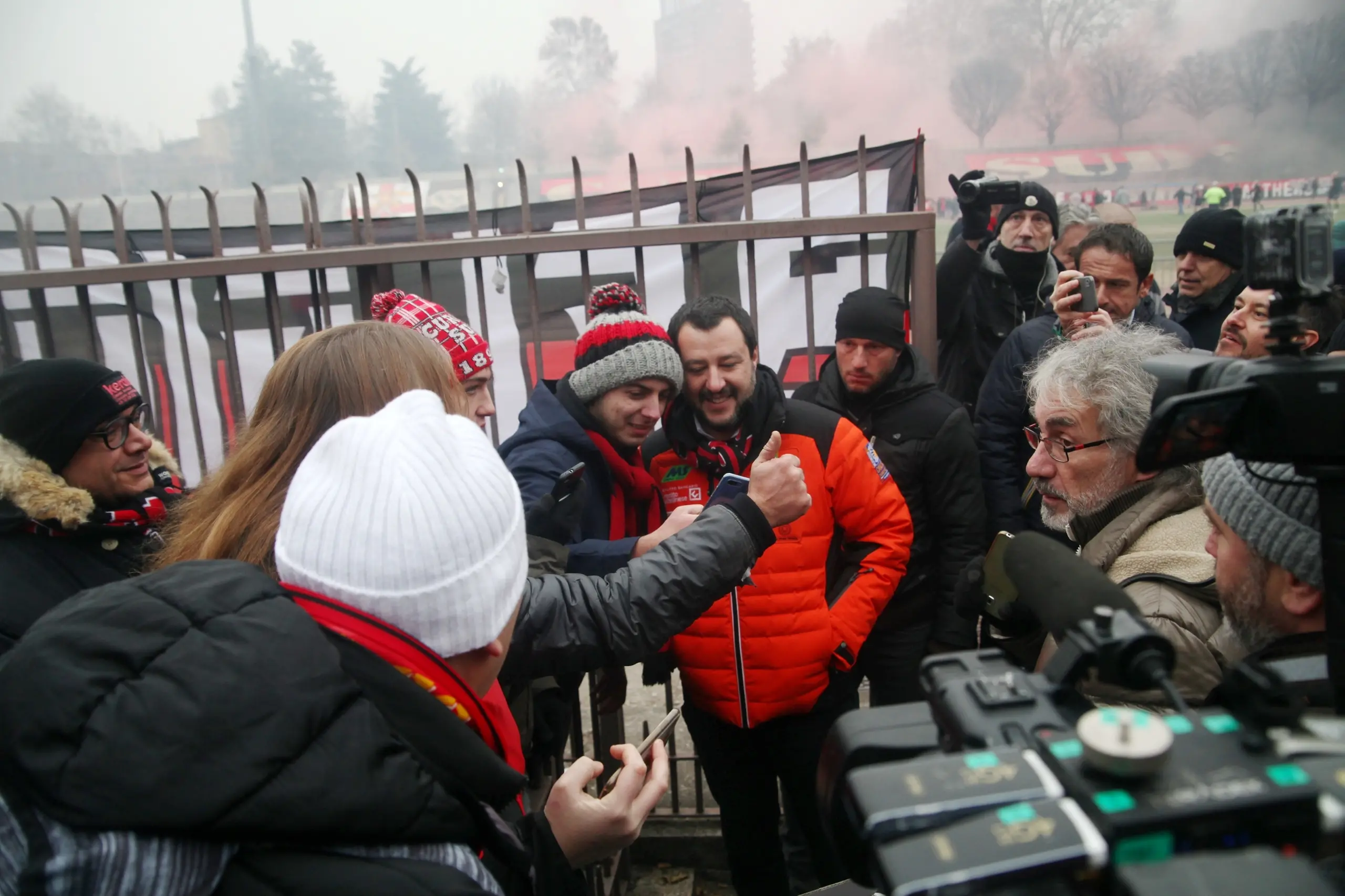 Arena Civica, Salvini incontra gli ultras del Milan / FOTO