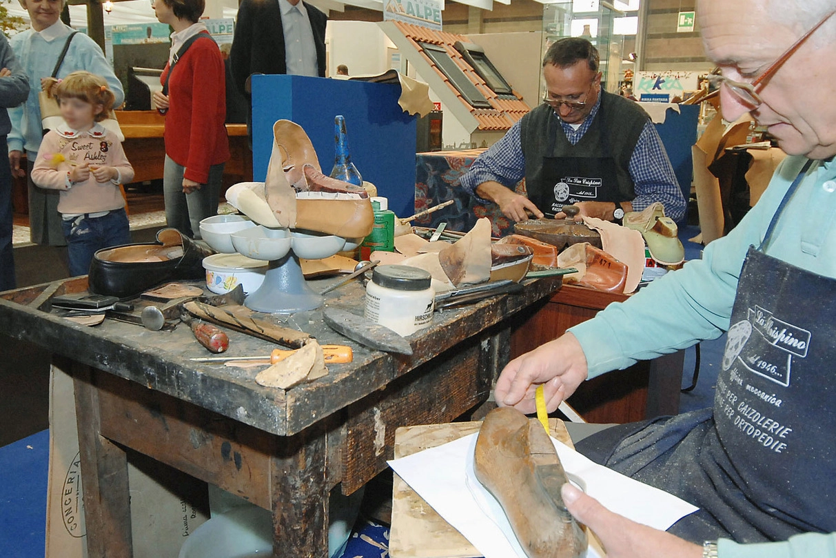 Un mercatino dell'artigianato